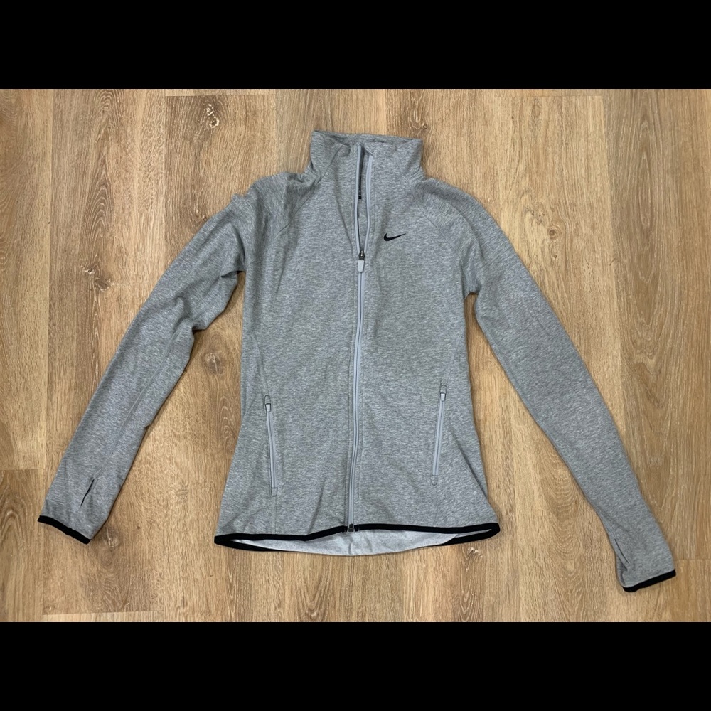 Nike women's jacket size small